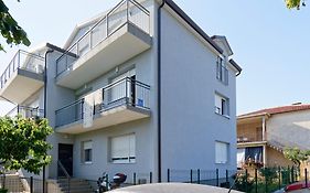 Apartments Goran By Rent Istria