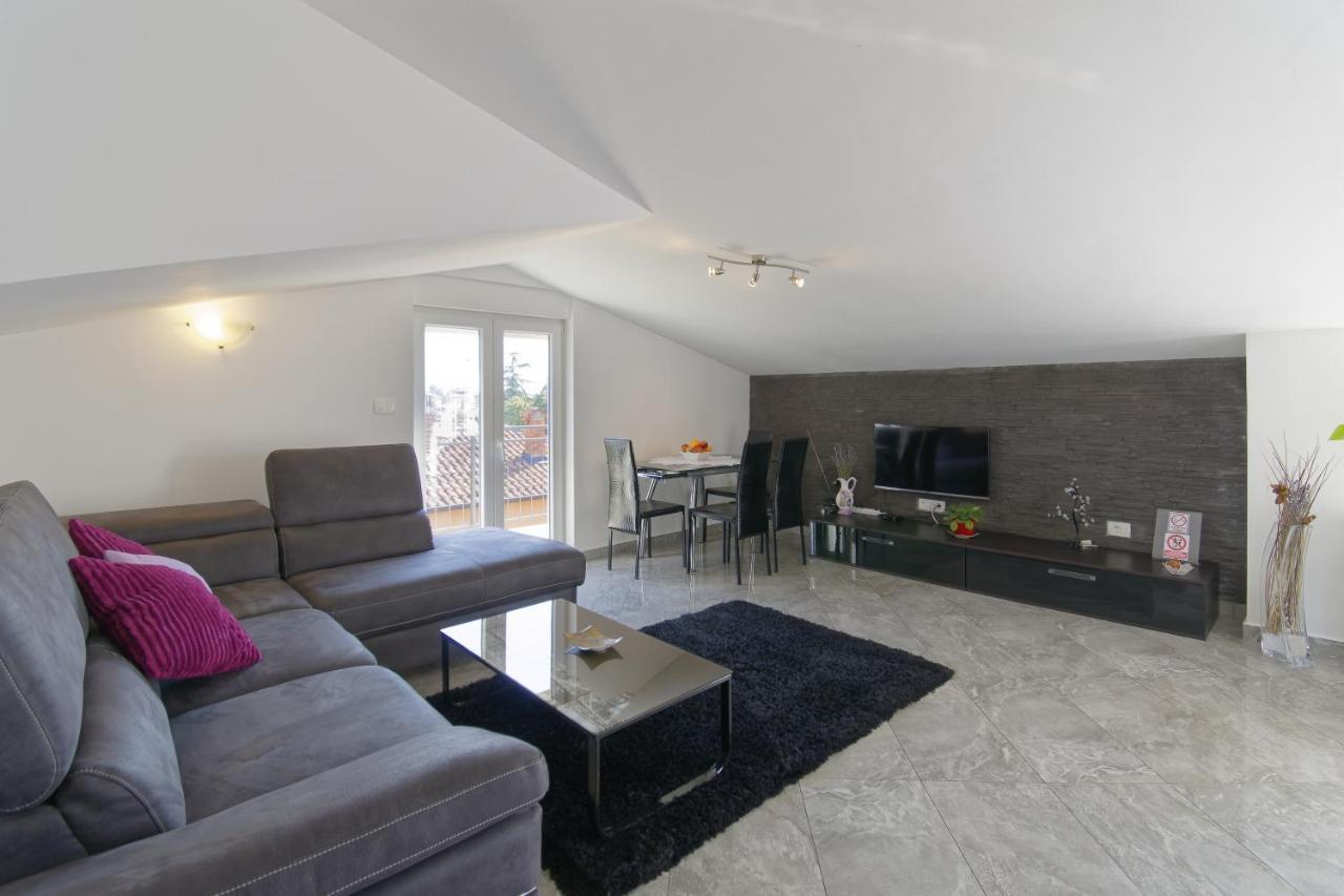 Apartments Goran By Rent Istria Umag Exterior foto