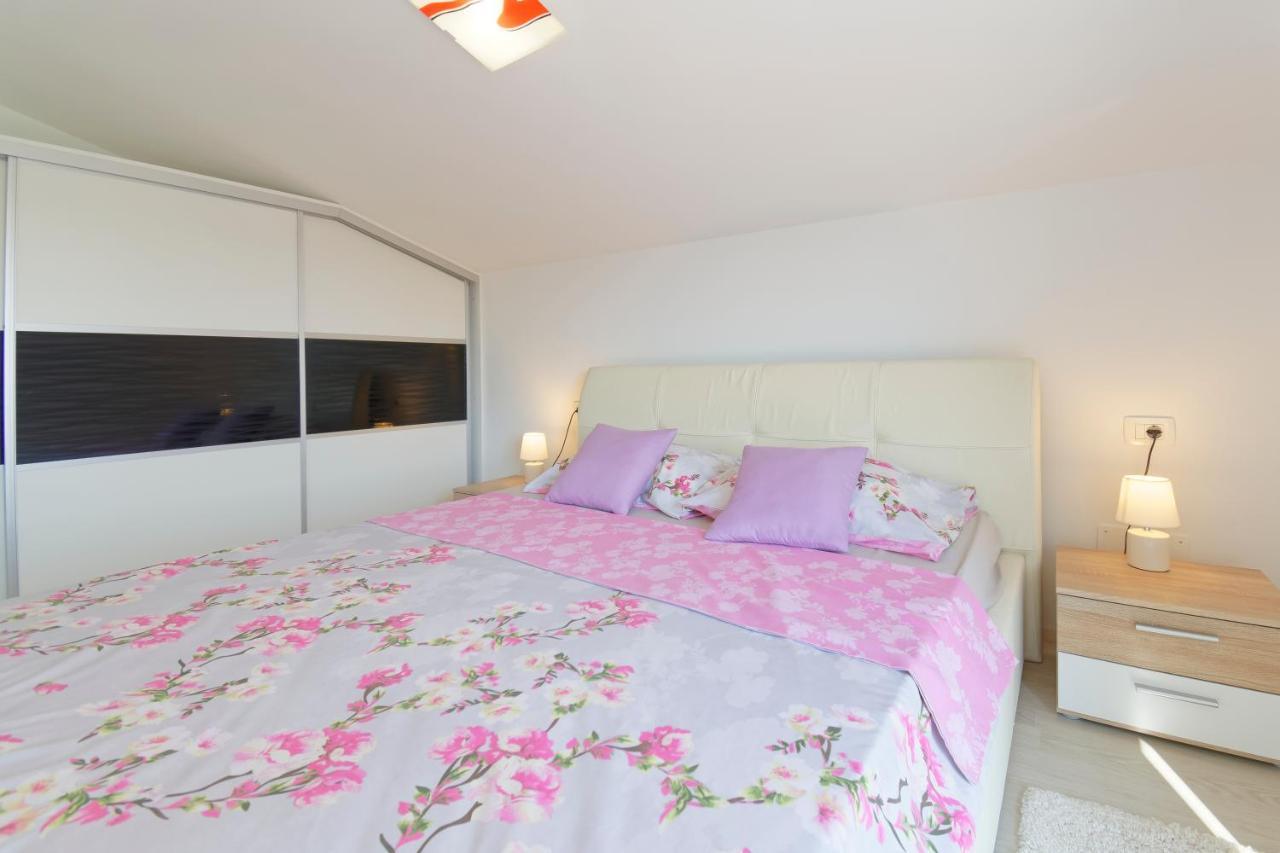 Apartments Goran By Rent Istria Umag Exterior foto