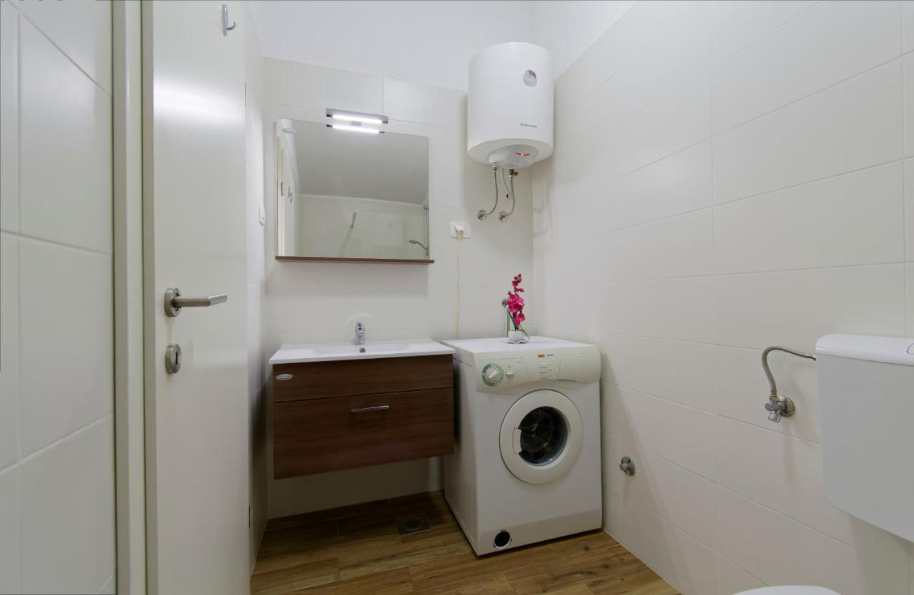 Apartments Goran By Rent Istria Umag Exterior foto