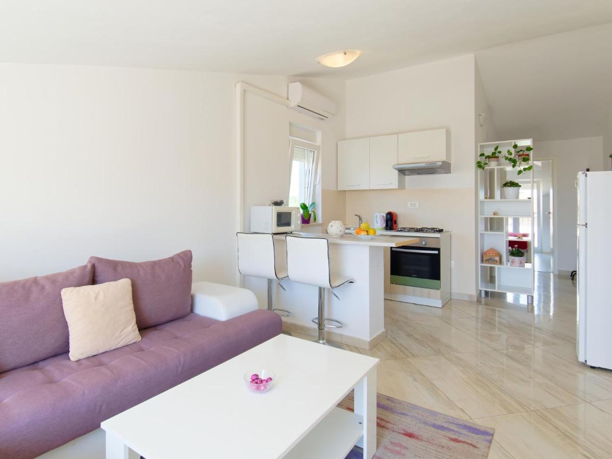 Apartments Goran By Rent Istria Umag Exterior foto